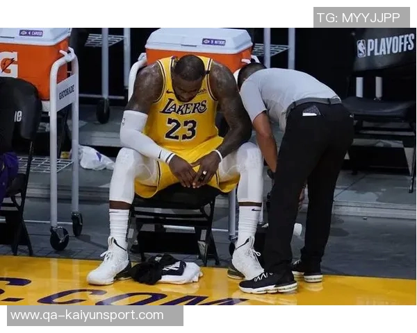 夸梅谈詹姆斯角色转变认为他能轻松适应第二或第三身份